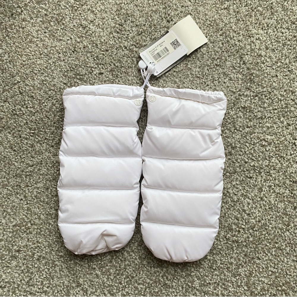 Lululemon Wunder Puff Cinch Mittens